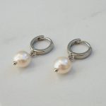 Pearls drop earrings