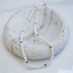 white dream tiny beads necklace