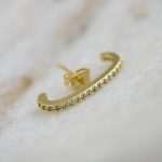 Hook stud earring with zircon
